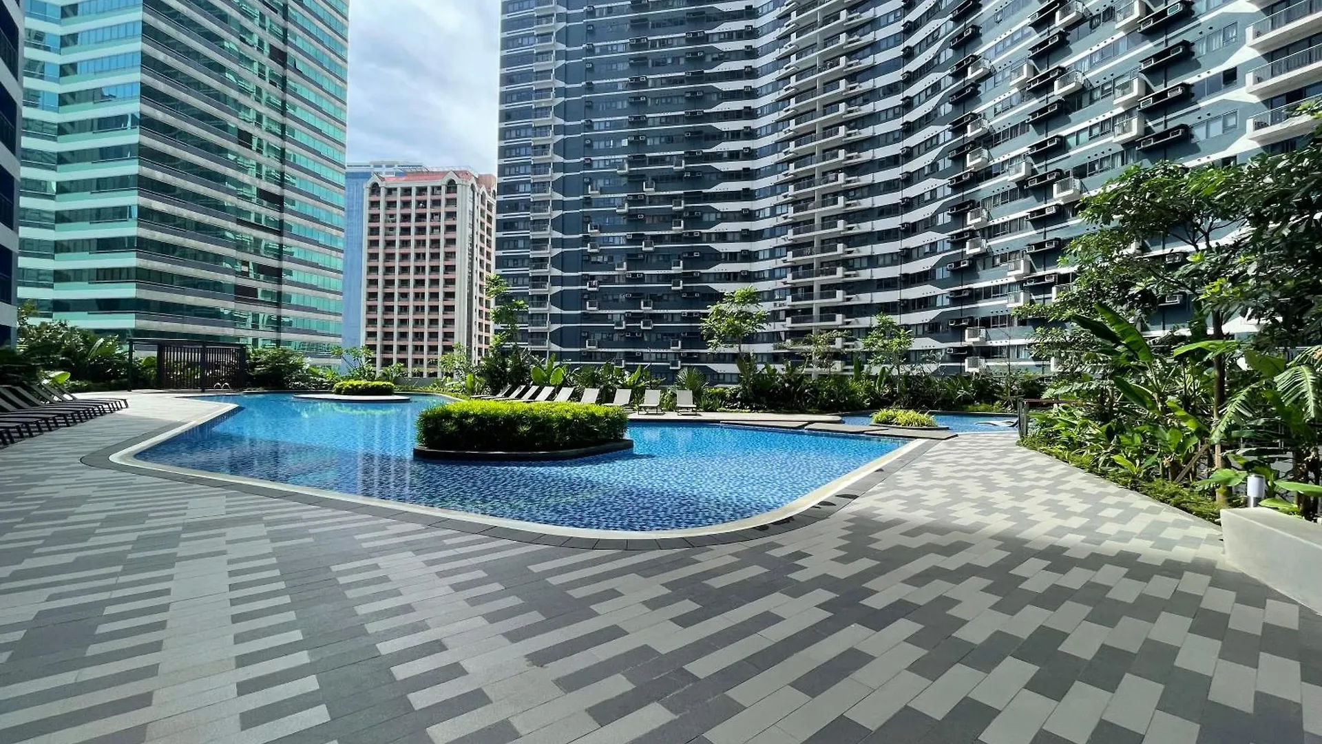 Apartment Condo In Makati Central Business District Manila Philippines